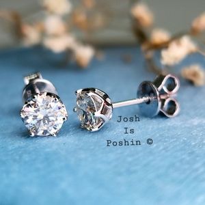 1 CTW Moissanite stud earrings in sterling silver